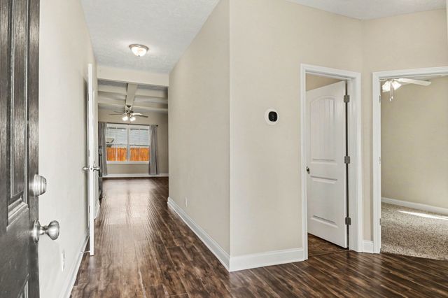 928 Talon Hills Dr, Clarksville, TN 37040