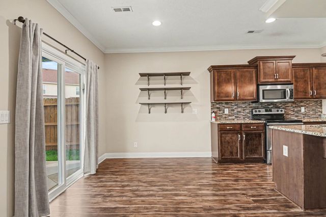 928 Talon Hills Dr, Clarksville, TN 37040