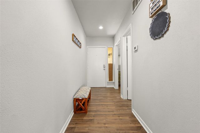 108 April Point Drive S, Montgomery, TX 77356