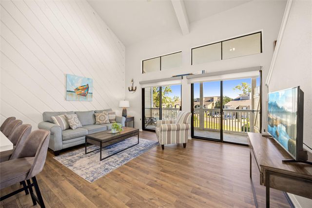 108 April Point Drive S, Montgomery, TX 77356