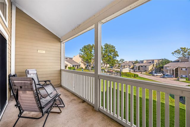 108 April Point Drive S, Montgomery, TX 77356