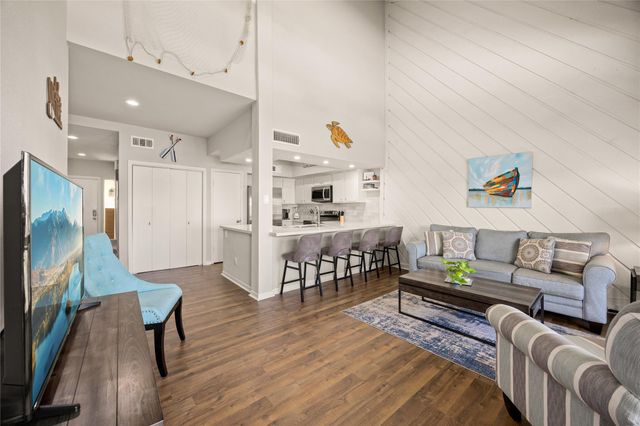 108 April Point Drive S, Montgomery, TX 77356