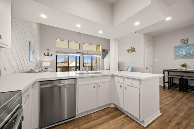 108 April Point Drive S, Montgomery, TX 77356