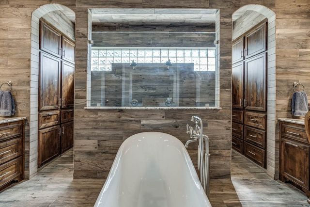 19069 Lakeview Court, Whitney, TX 76692