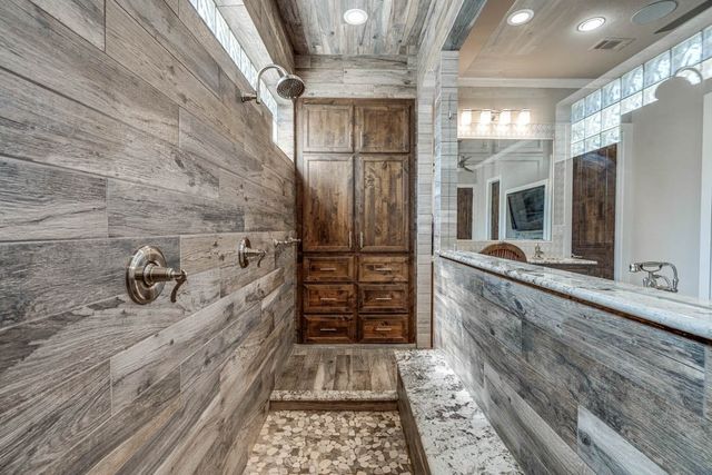 19069 Lakeview Court, Whitney, TX 76692