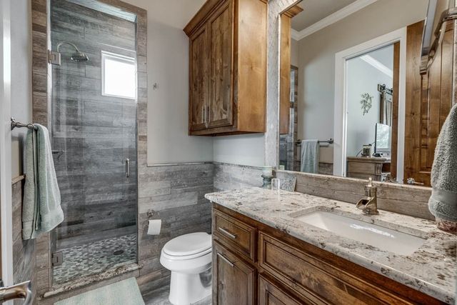 19069 Lakeview Court, Whitney, TX 76692