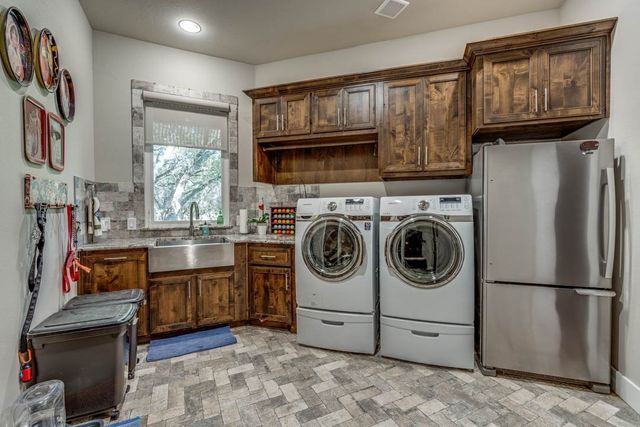 19069 Lakeview Court, Whitney, TX 76692