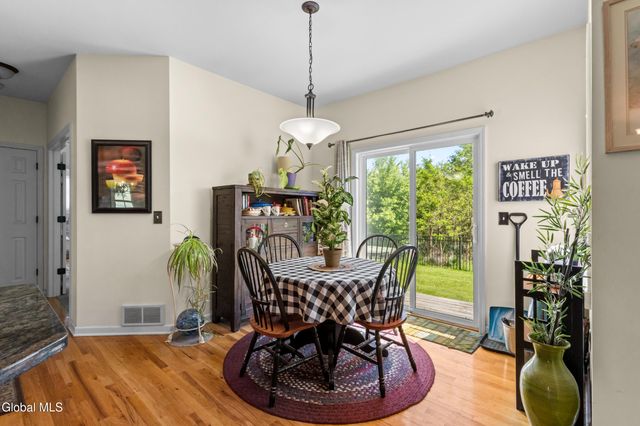 109 Abbey Road, Poestenkill, NY 12140