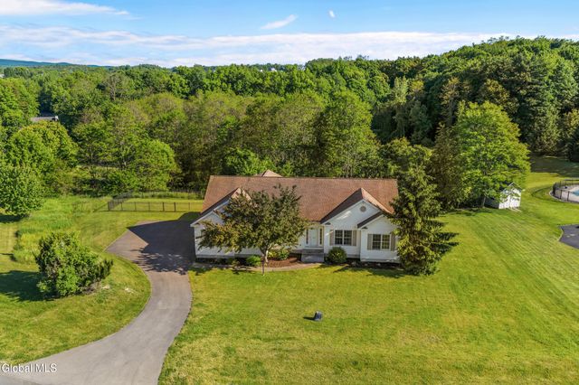 109 Abbey Road, Poestenkill, NY 12140