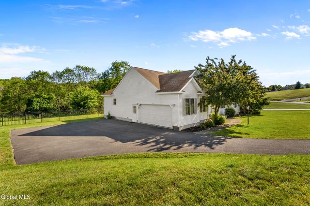 109 Abbey Road, Poestenkill, NY 12140