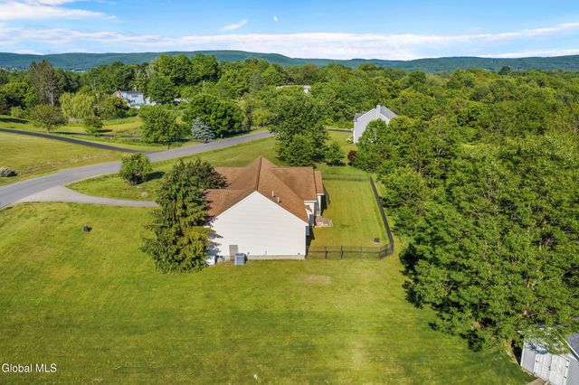 109 Abbey Road, Poestenkill, NY 12140