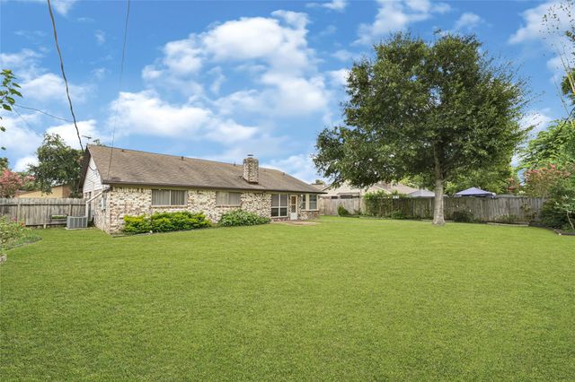 10406 Rocky Hollow Road, La Porte, TX 77571