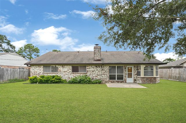 10406 Rocky Hollow Road, La Porte, TX 77571