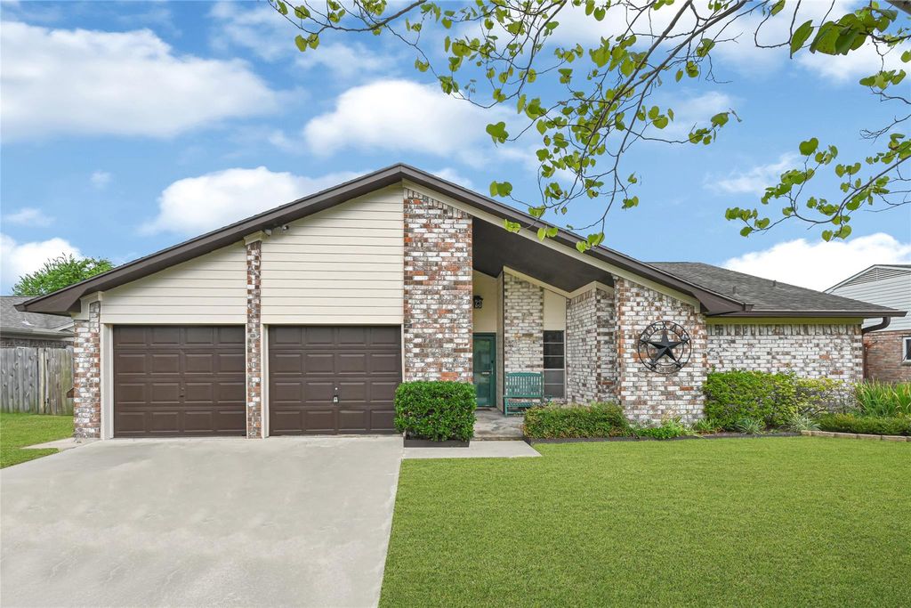 10406 Rocky Hollow Road, La Porte, TX 77571