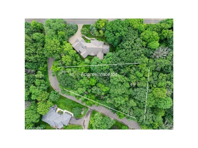 4893x Woodhurst Lane, Minnetonka, MN 55345