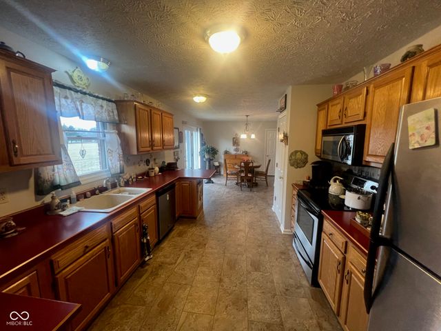 61 N Deer Cliff Drive, Crawfordsville, IN 47933