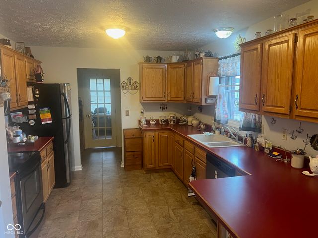 61 N Deer Cliff Drive, Crawfordsville, IN 47933