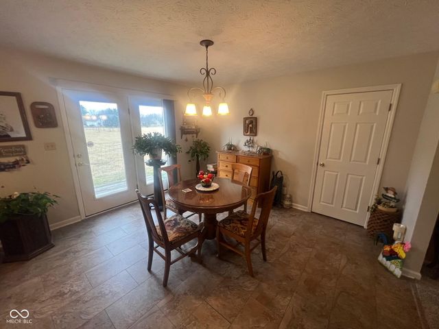 61 N Deer Cliff Drive, Crawfordsville, IN 47933