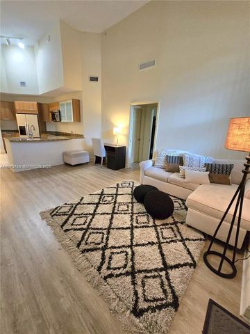 510 NW 84th Ave 121, Plantation, FL 33324