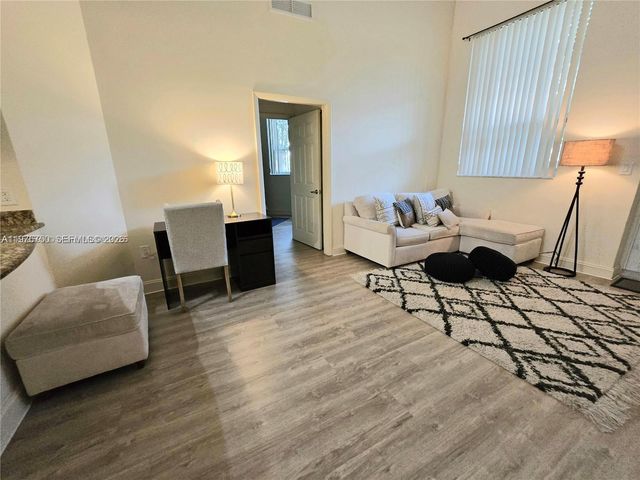 510 NW 84th Ave 121, Plantation, FL 33324