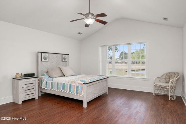 138 Candlewood Drive, Wallace, NC 28466