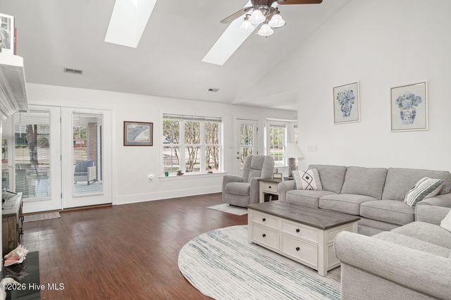 138 Candlewood Drive, Wallace, NC 28466