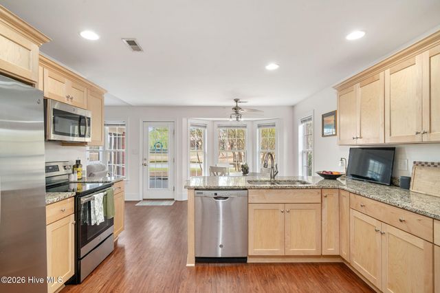 138 Candlewood Drive, Wallace, NC 28466