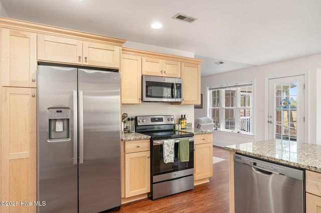 138 Candlewood Drive, Wallace, NC 28466