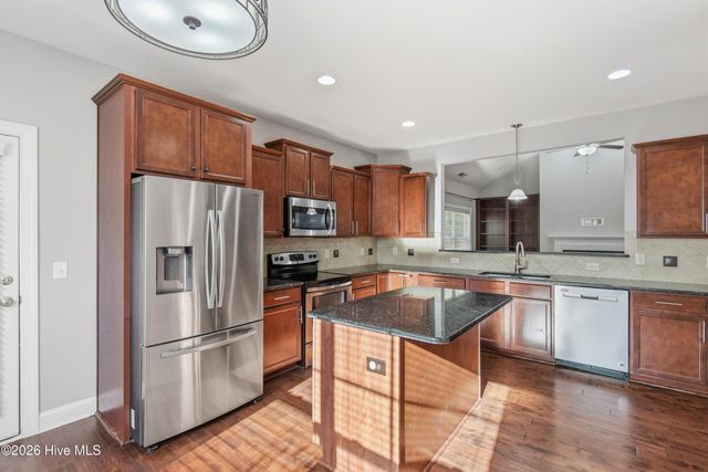 1678 Old Salt Run SW, Shallotte, NC 28470