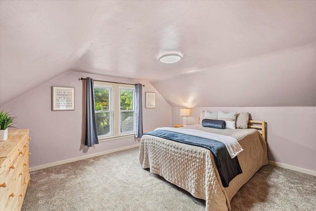 12418 W Meadow LANE, New Berlin, WI 53151