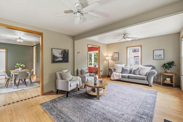 12418 W Meadow LANE, New Berlin, WI 53151