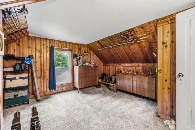 12418 W Meadow LANE, New Berlin, WI 53151