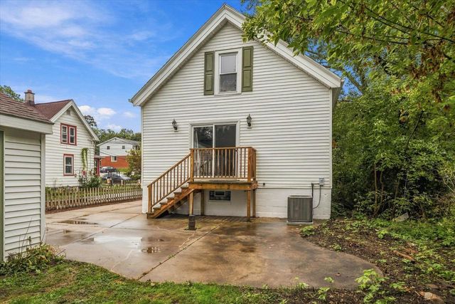 12418 W Meadow LANE, New Berlin, WI 53151