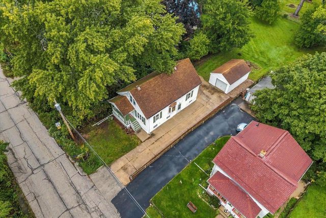 12418 W Meadow LANE, New Berlin, WI 53151