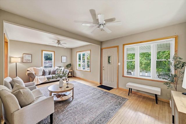 12418 W Meadow LANE, New Berlin, WI 53151