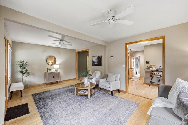 12418 W Meadow LANE, New Berlin, WI 53151