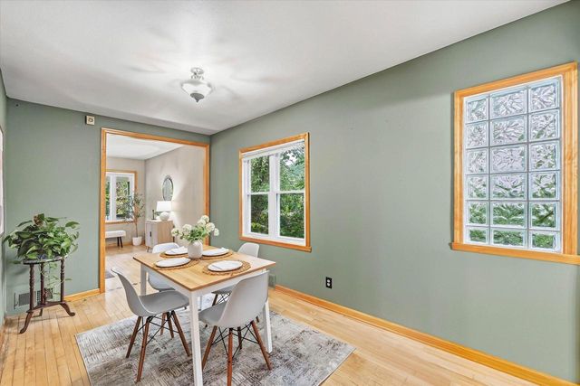 12418 W Meadow LANE, New Berlin, WI 53151
