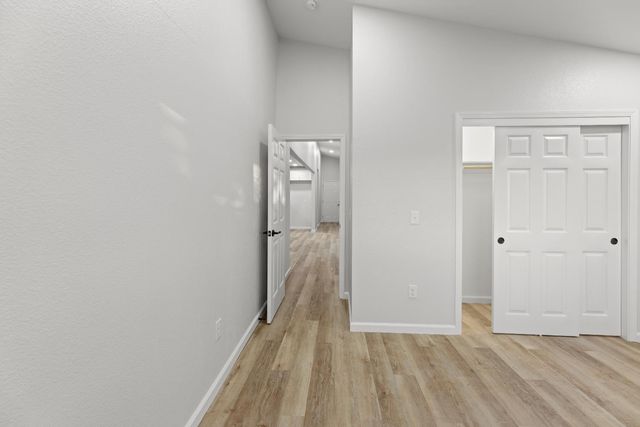 864 W 5th St, Stockton, CA 95206