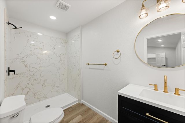 864 W 5th St, Stockton, CA 95206