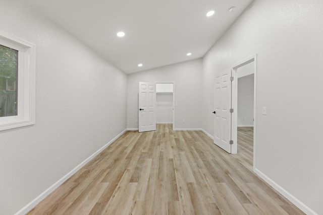 864 W 5th St, Stockton, CA 95206