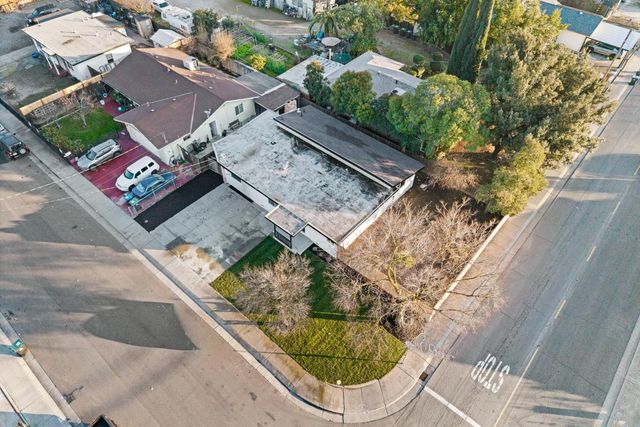 864 W 5th St, Stockton, CA 95206