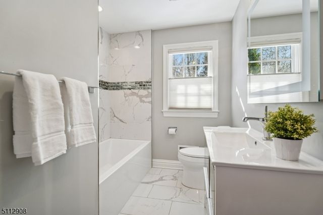 5 Farley Rd, Millburn Twp., NJ 07078