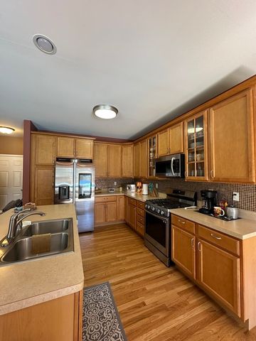 1716 Kingtree Drive, Morris, IL 60450
