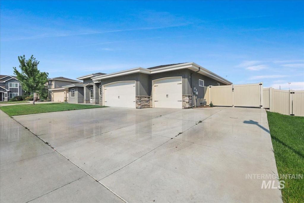 2334 N Van Dyke, Kuna, ID 83634 photo 3