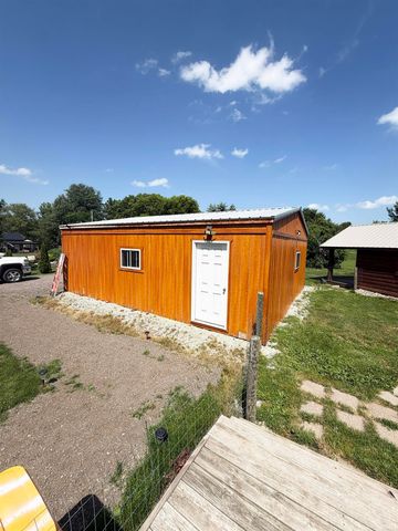 1988 N Queen Road, Walkerton, IN 46574