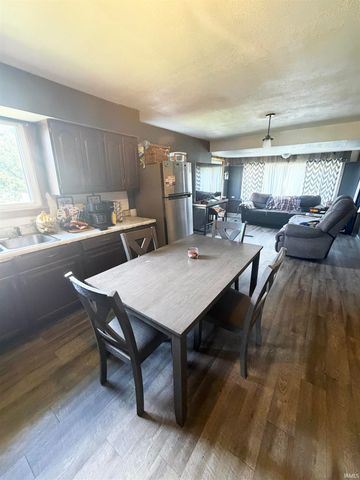 1988 N Queen Road, Walkerton, IN 46574