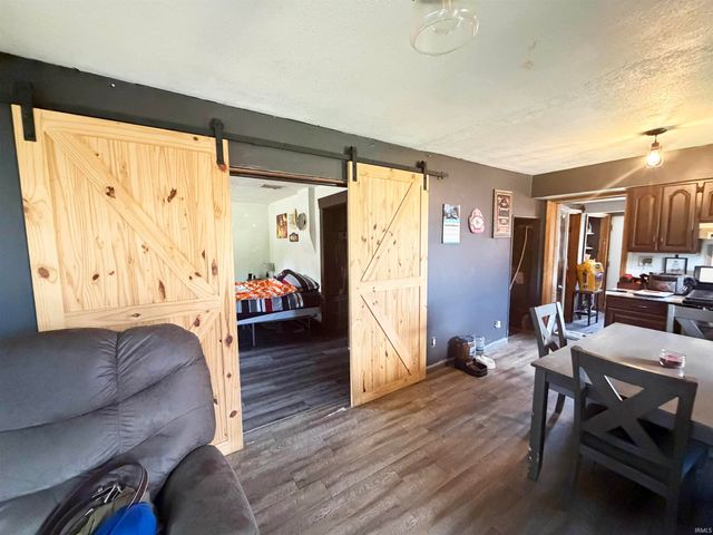 1988 N Queen Road, Walkerton, IN 46574