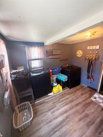 1988 N Queen Road, Walkerton, IN 46574