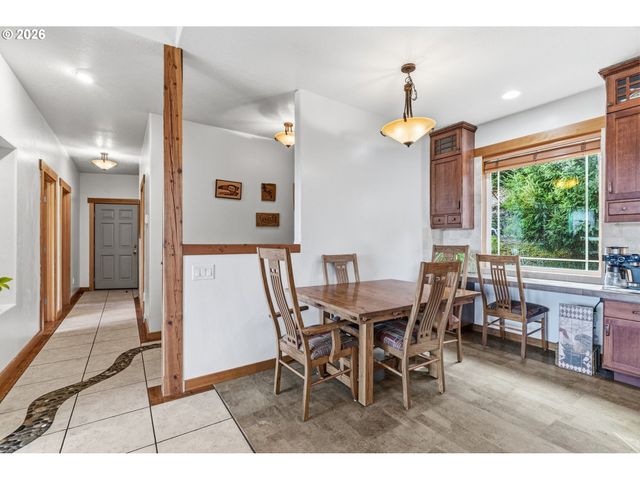 72 BLUE MOUNTAIN Rd, Castle Rock, WA 98611