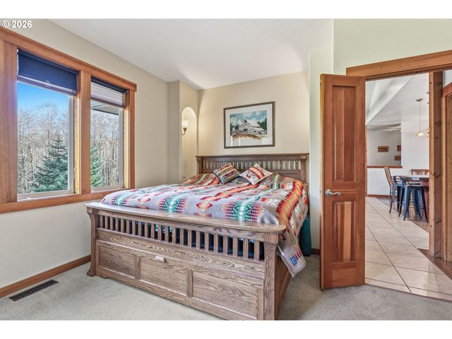 72 BLUE MOUNTAIN Rd, Castle Rock, WA 98611